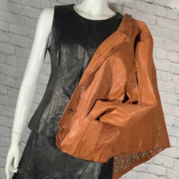 *Preloved* Genuine Leather blazer - Picture 2 of 3